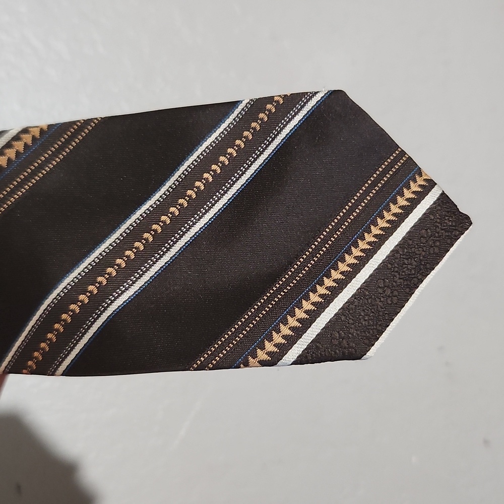 Vintage JOHNNY CARSON Polyester Brown Striped Tie 59"